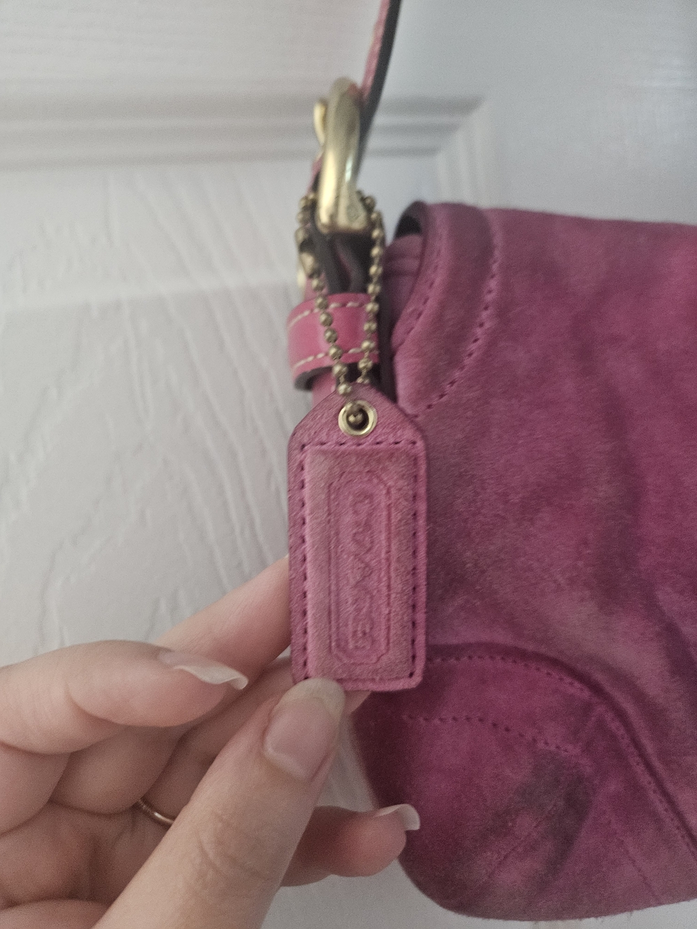 Pink Suede Shoulder SOHO  Bag with Gold Buckle VINTAGE - Picture 4 of 7